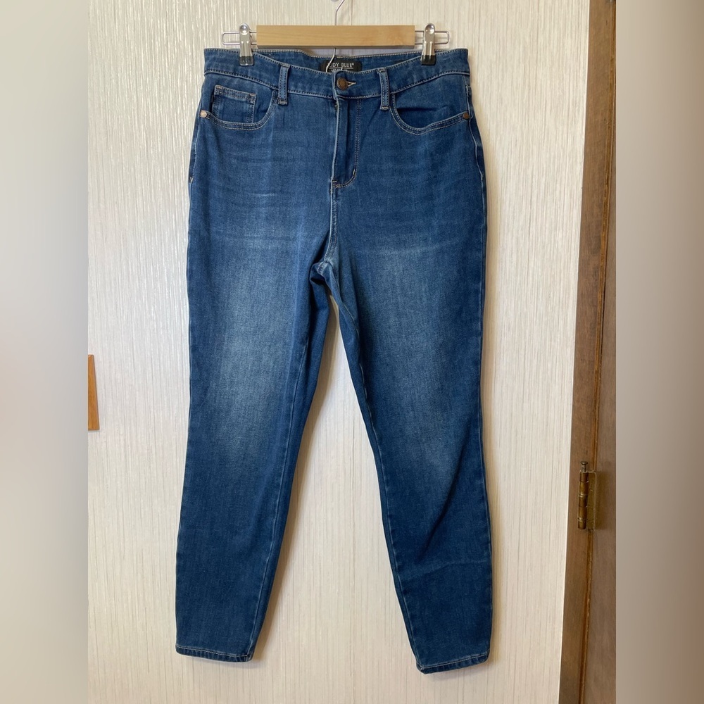 Judy Blue‎ Boyfriend Jeans Medium Wash Relaxed Fit Soft Stretch Denim 29